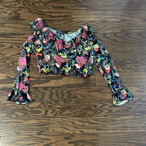 Off shoulder - Picture 1 of 5